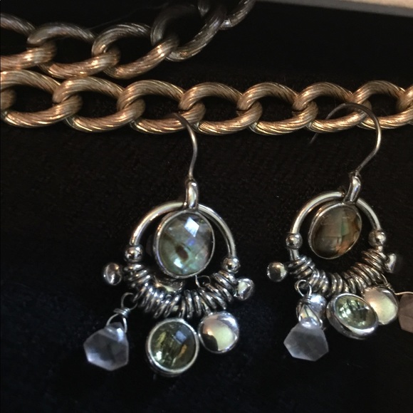 Earrings - Picture 5 of 8